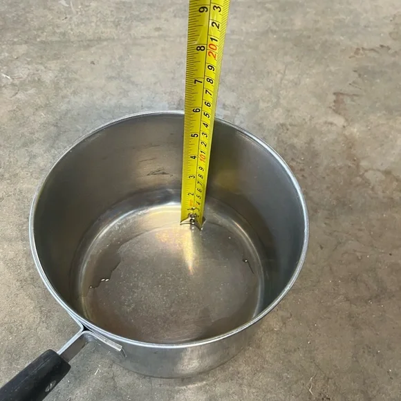 Stainless Steel Saucepan with Black Handle - Picture 3 of 3